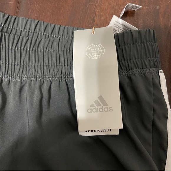 NWT Adidas Aeroready Shorts Women’s Medium Gray Athletic Training - Picture 3 of 9